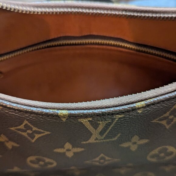 100% Authentic Vintage Louis Vuitton Hobo Bag - Picture 7 of 10